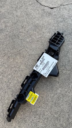 New Bumper Bracket For Toyota RAV4 2016-2018 Rear Passenger Side Capa