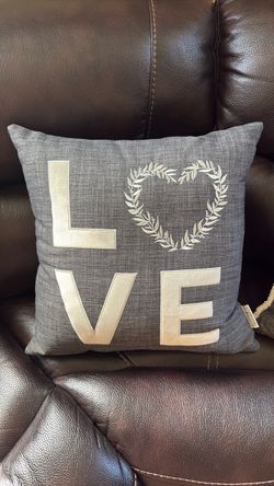 Set of 2 Throw Pillows