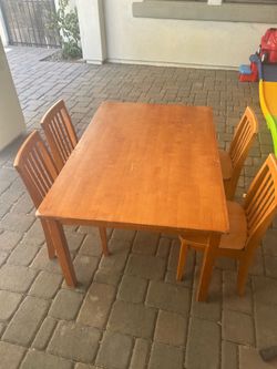 Kids table and chairs