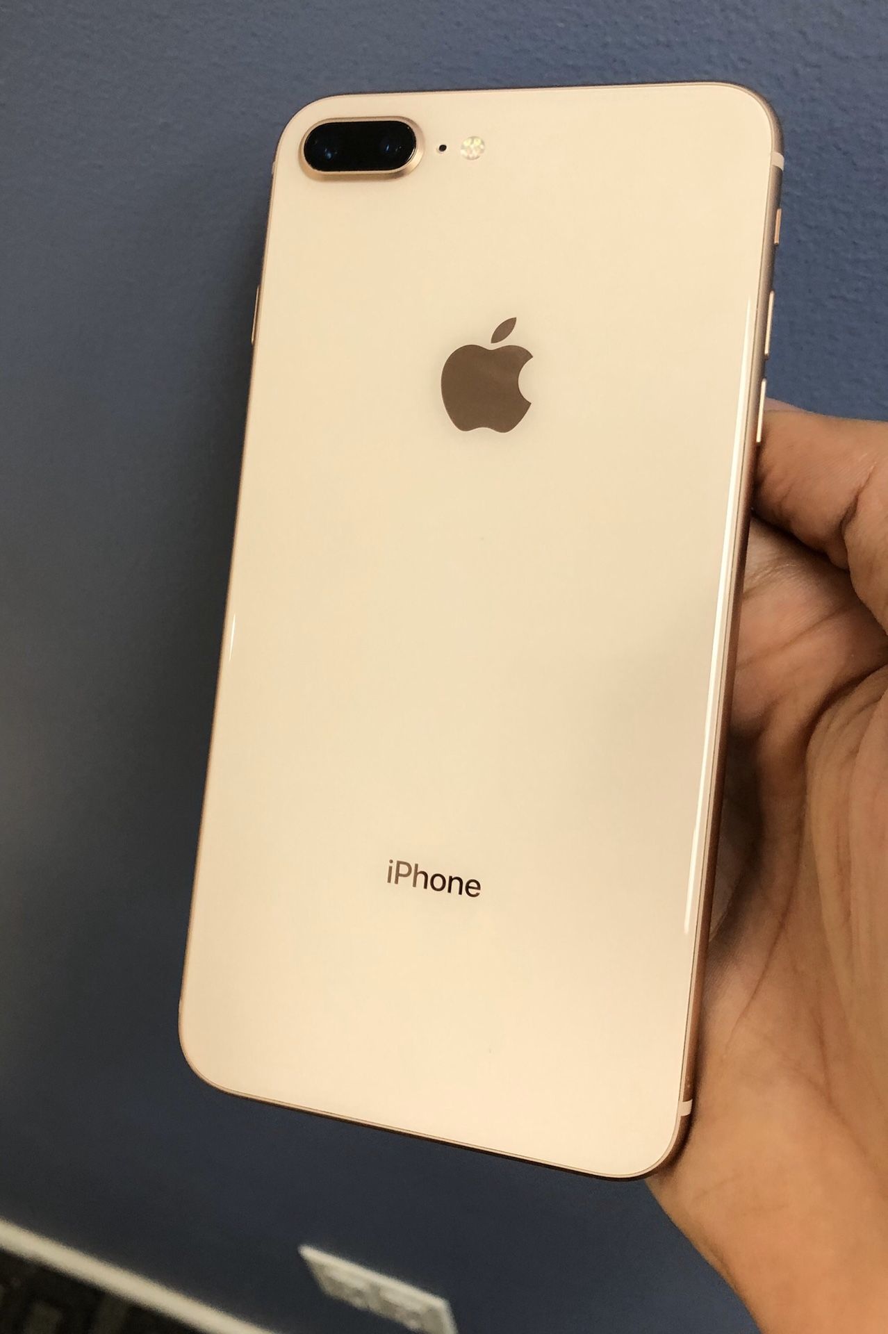iPhone 8 Plus 64GB Factory Unlocked Gold