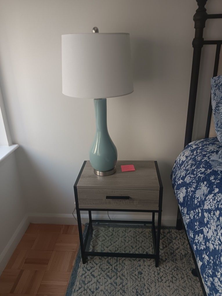 King Size BED, Dresser, 2 End Tables 2 Lamps