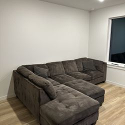 sectional Couch 121 X 90 + Ottoman 