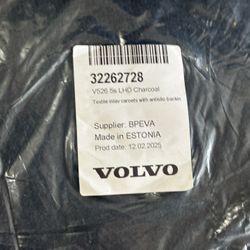 Free- Volvo XC90 Standard Floor Mats 