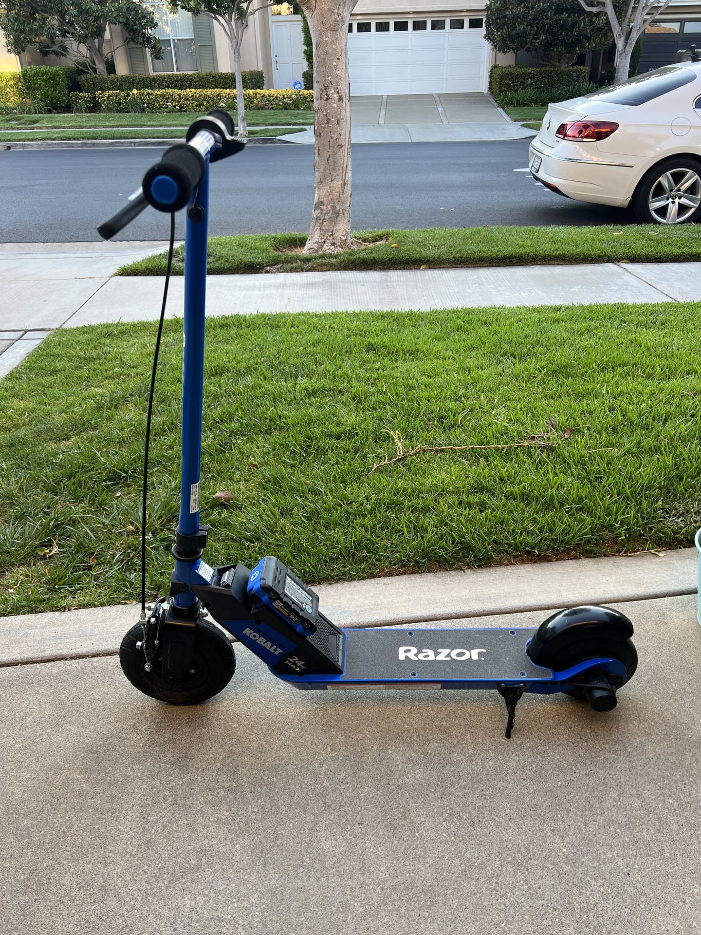 RAZOR KOBALT 24v MAX SCOOTER ONLY $75
