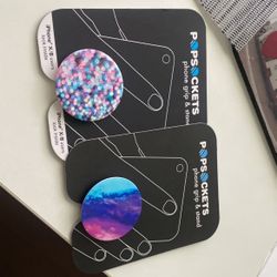 Two Pop sockets 