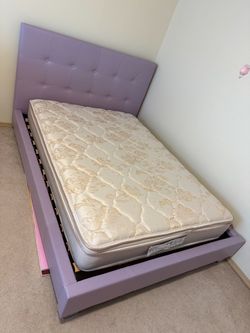 Full size bad and  mattr￼ess in great condition