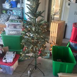 Small 6ft Xmas Tree