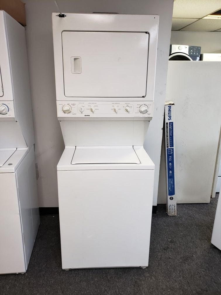 27 INCHES LAUNDRY CENTER ELECTRIC GOOD CONDITION 90 DAYS OF WARANTY SE HABLA ESPAÑOL