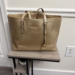 Pretty Stuff ( Ask For Price) 