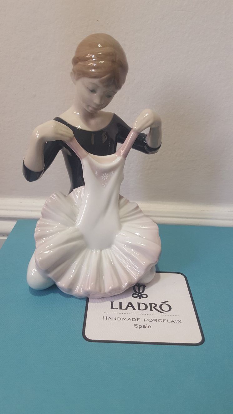 New Lladro ballerina ballet figurine porcelain