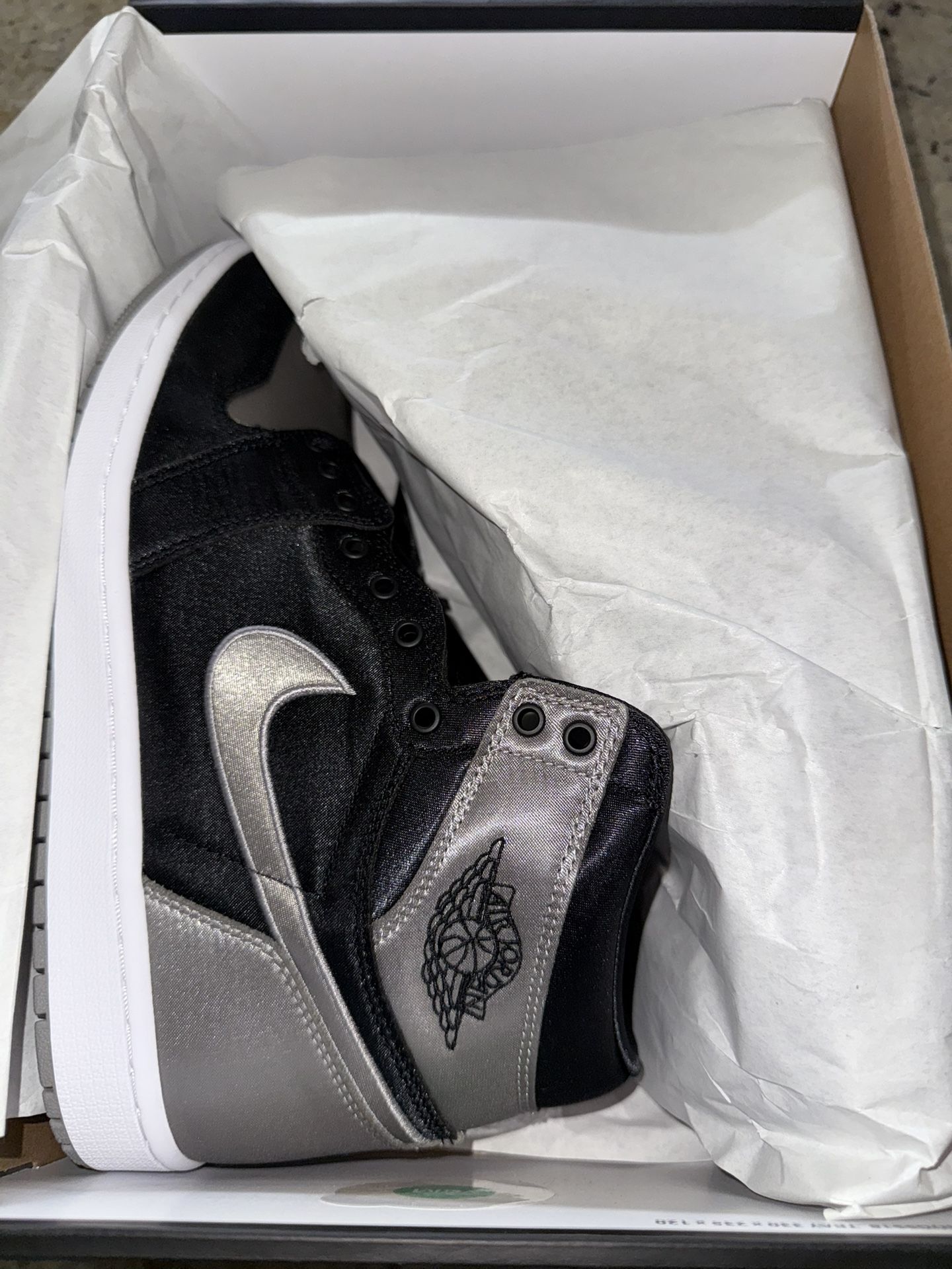 Air Jordan 1 Retro High OG 'Satin Shadow'