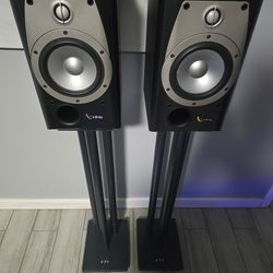 Pair of stand mounting speakers with VTI speaker stands