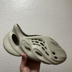 Foam Runner ‘Stone Salt’