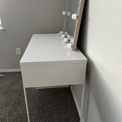 Make up table vanity