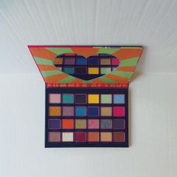 Makeup Revolution X The Simpsons Summer Of Love Palette