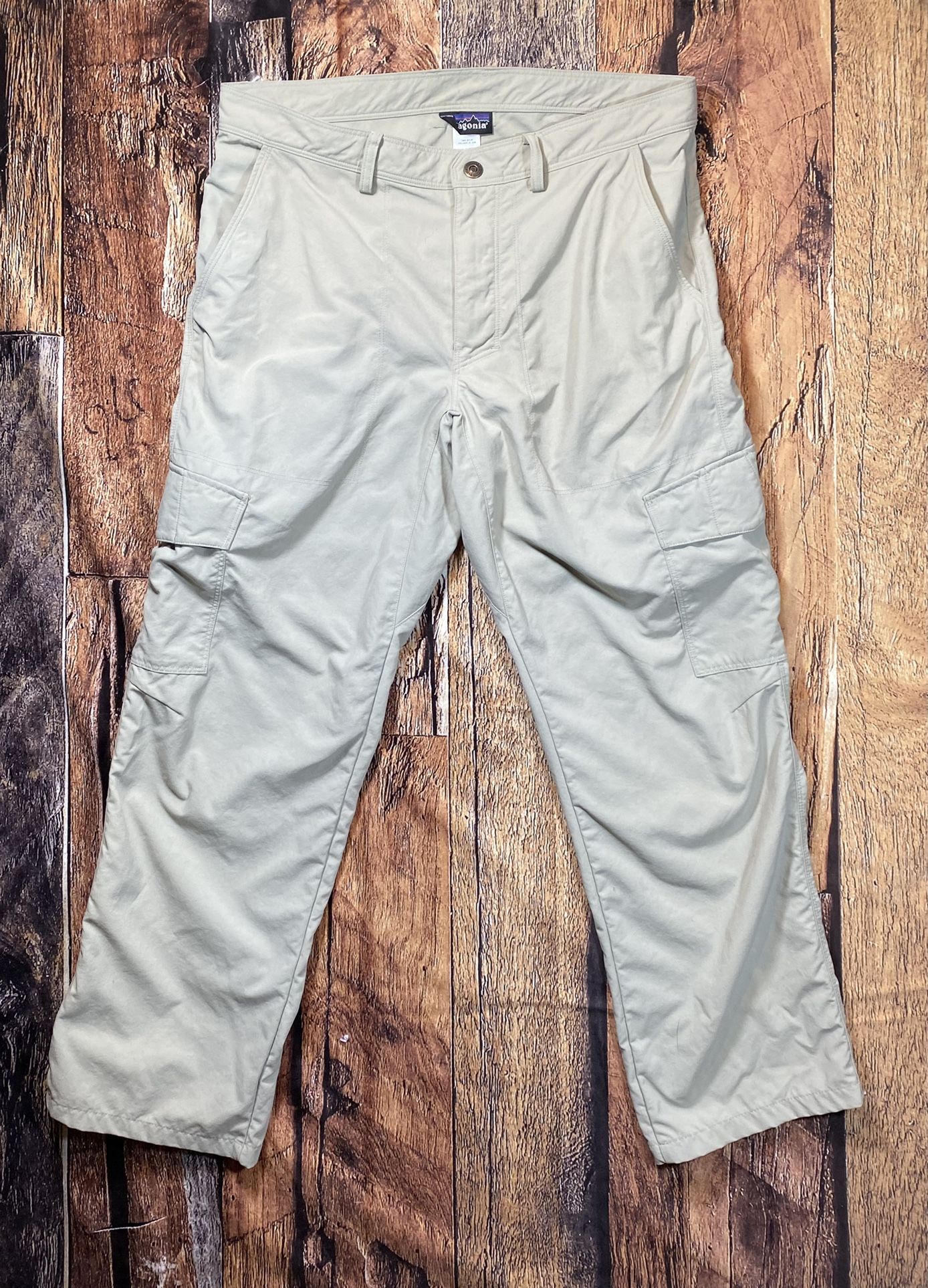 Men’s Patagonia cargo Khaki pants size 34