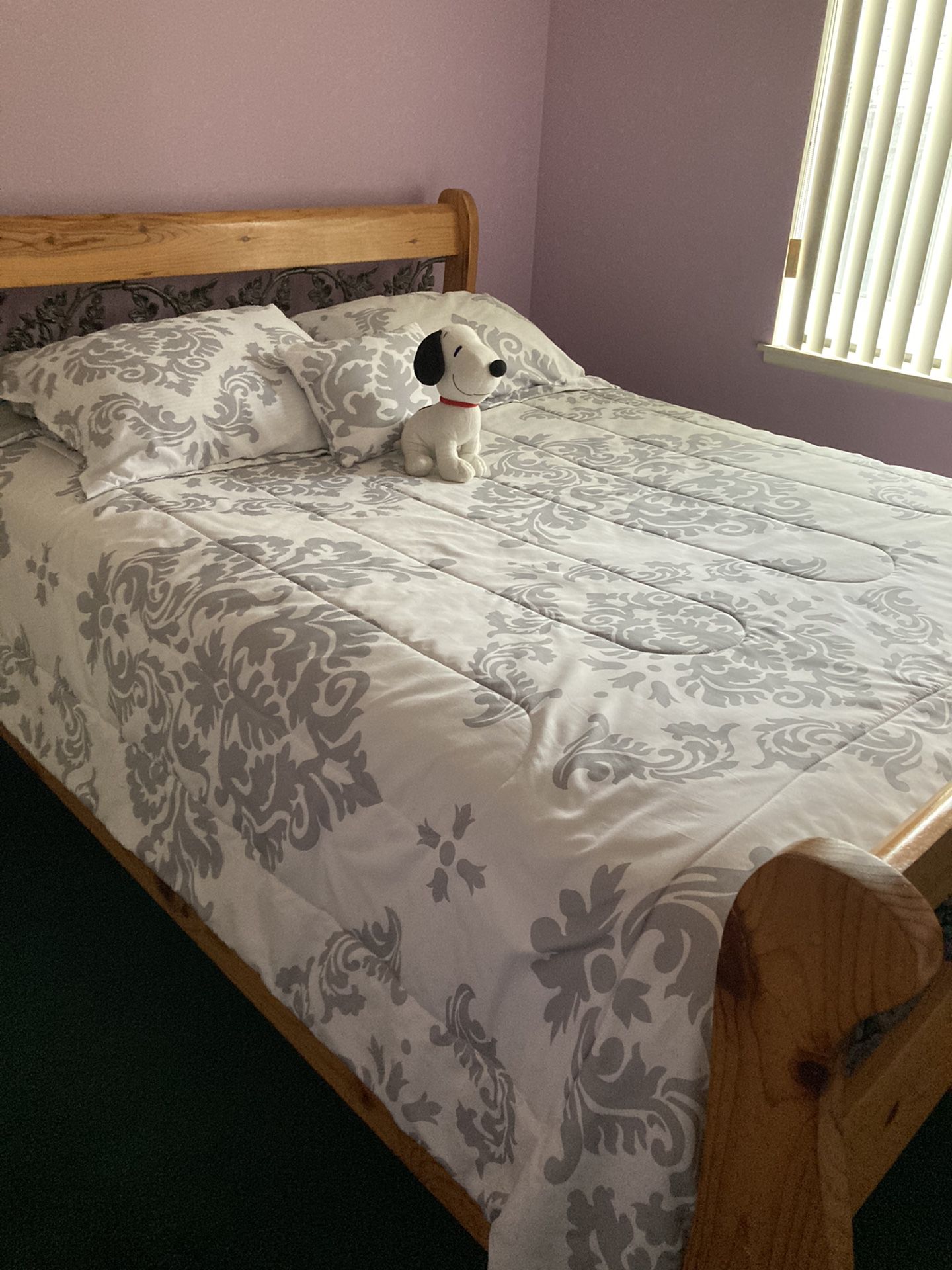 Queen Bed With New Mattress $125