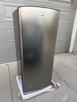 Koolatron 6.2 cu. ft. Refrigerator