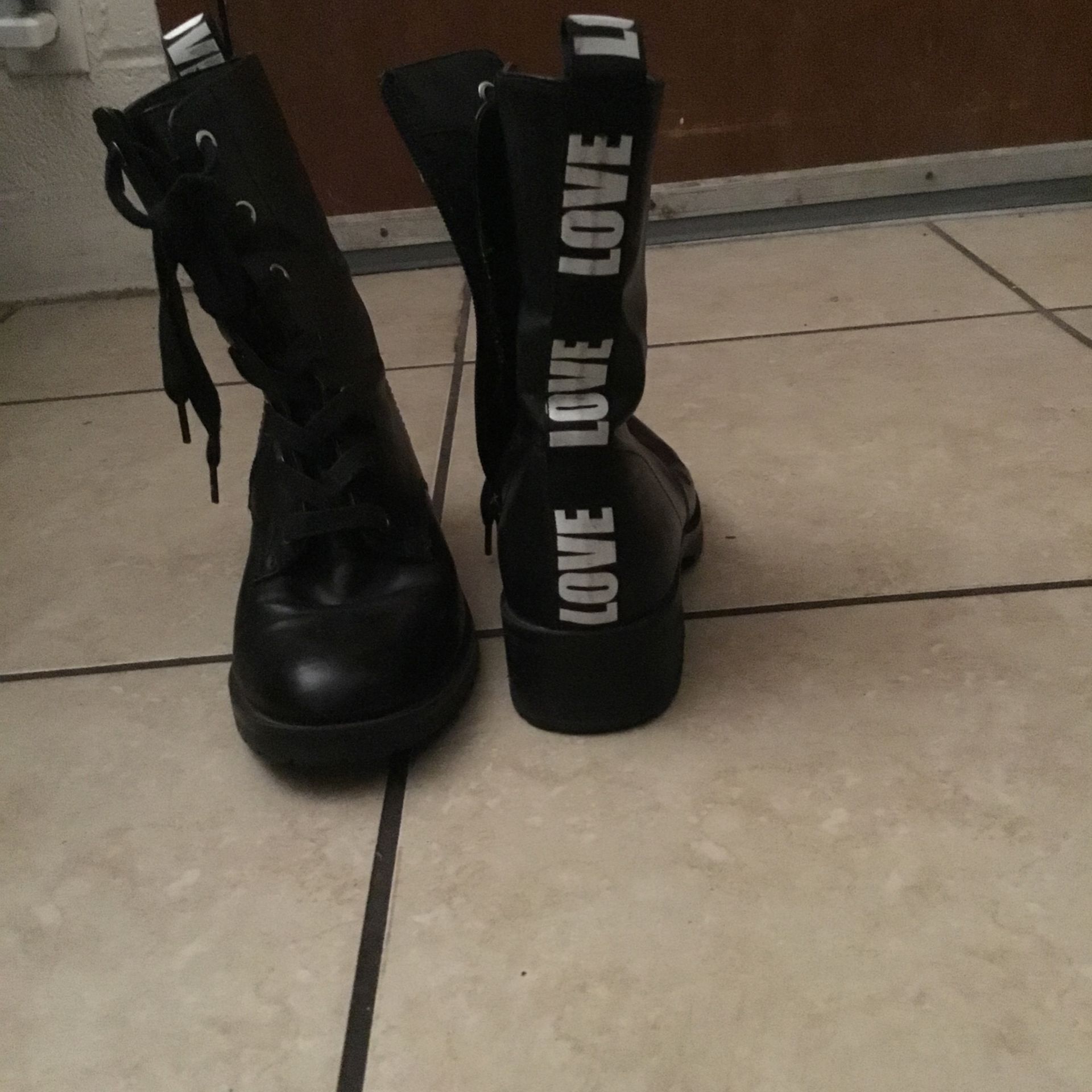 Aldo Love Boot Size 8