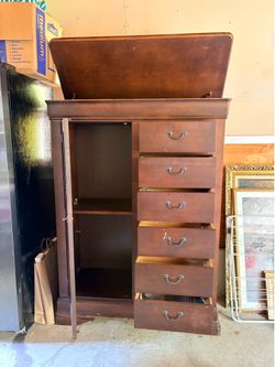 Free armoire