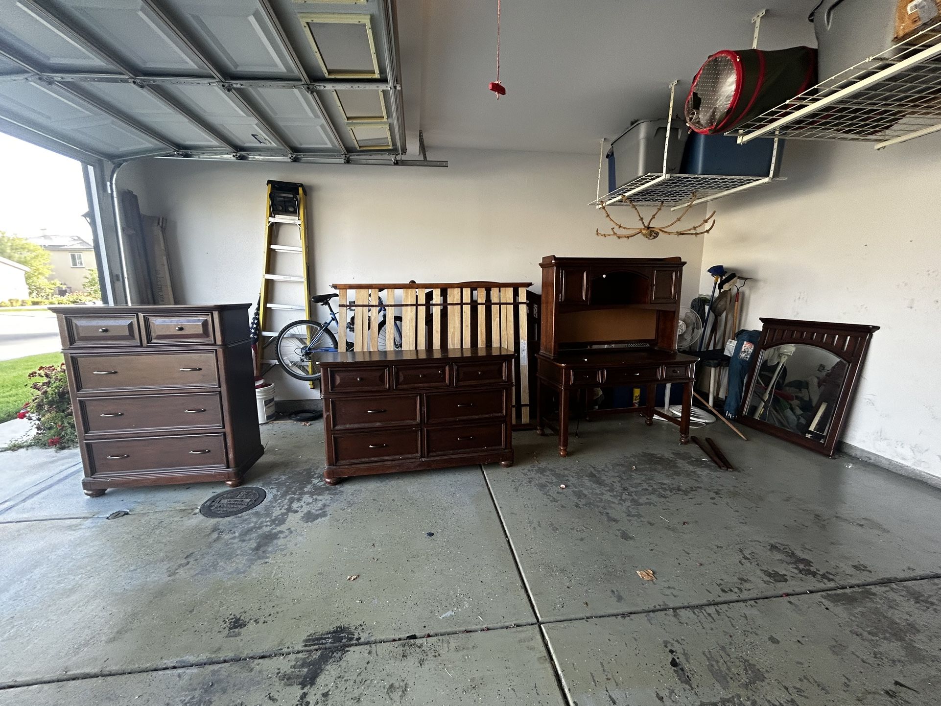 Queen  bedroom set