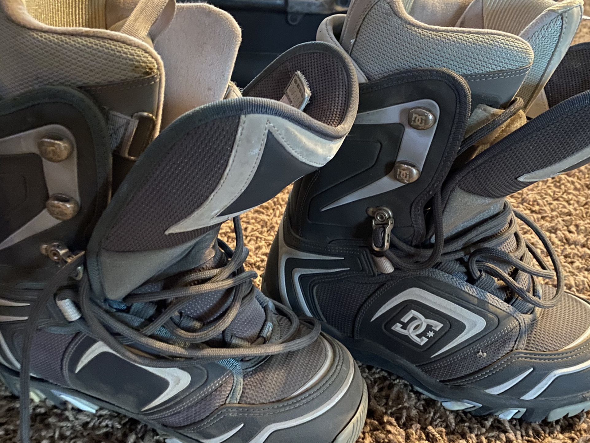DC Snowboard Boots Size 9 Men’s