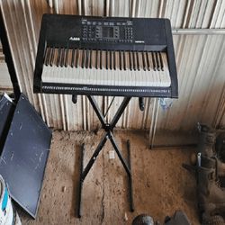 magazine teacher Yamaha Digital Keyboard – Excellent Sound for Music Fans