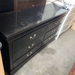 🌺🌹BEAUTIFUL BLACK COLOR BEDROOM SET: DRESSER , MIRROR, BED FRAME🌺🌹