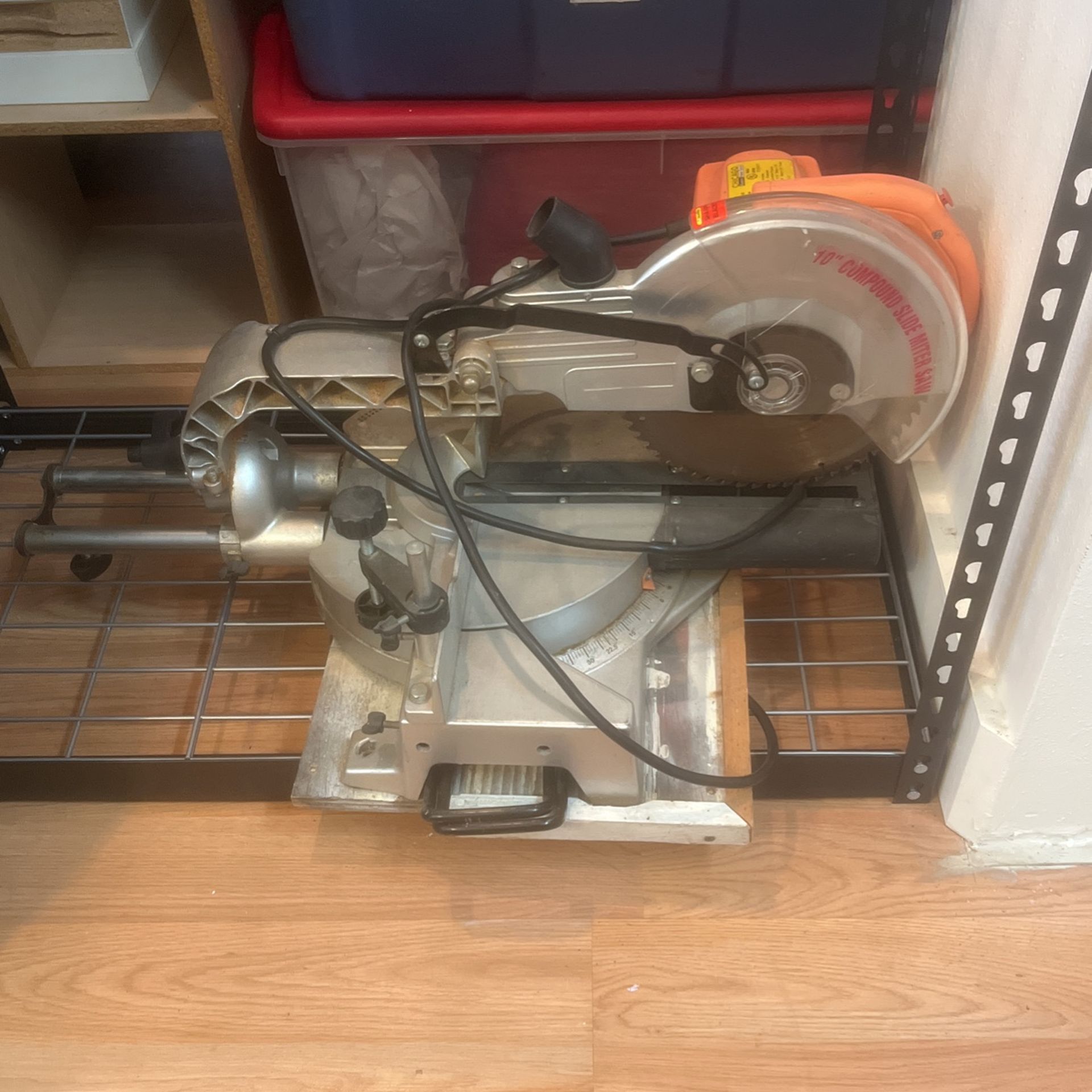 Chicago 10” Compound Miter Saw