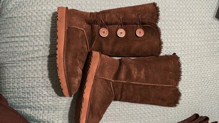 Calf Tall Ugg Boots Size 8