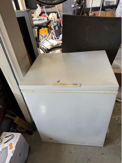 Frigidaire upright 5 cu ft chest freezer