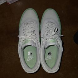 Mens Nike shoes