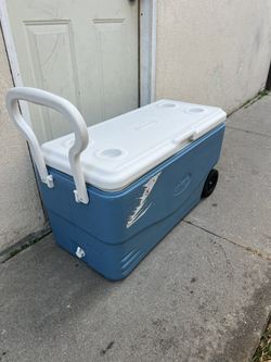 COLEMAN ICE COOLER 