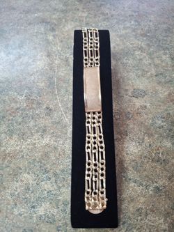 14KT ID BRACELET 34.2 GRAMS 9 INCHES OF LENGHT NO TRADES NO DELIVERIES