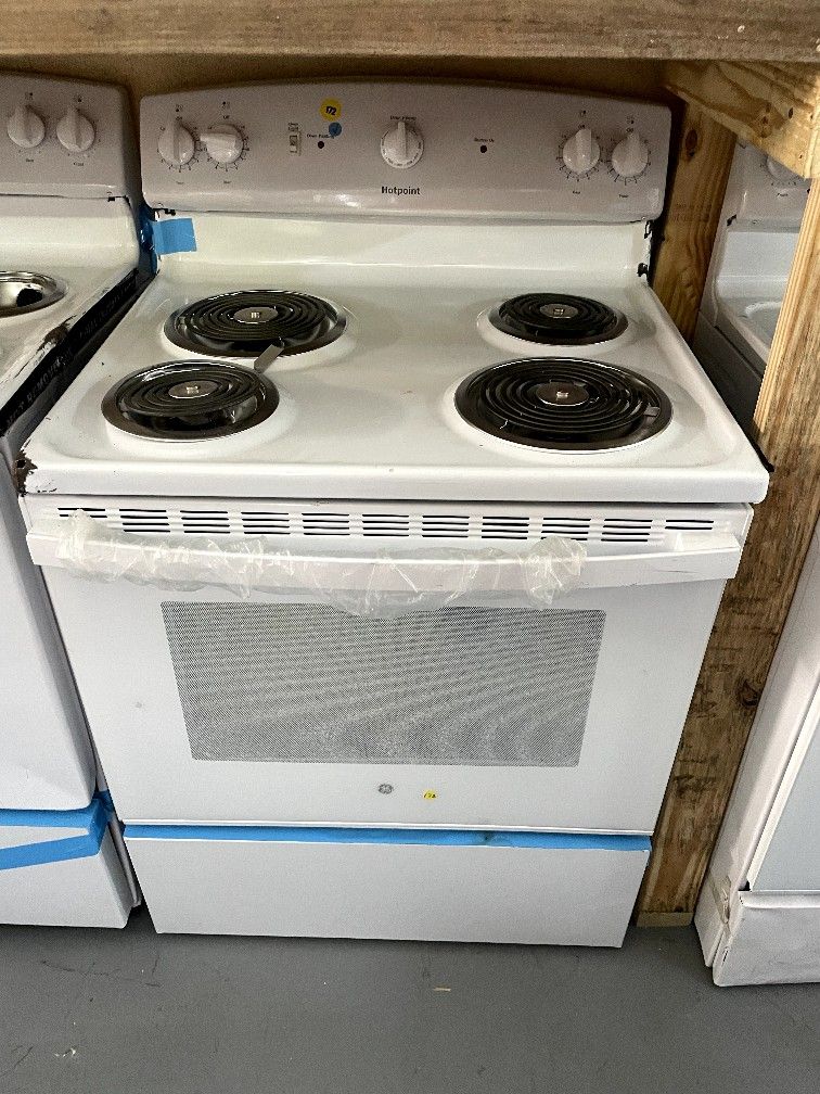 Hotpoint 30” freestanding stove range oven with coils white $225