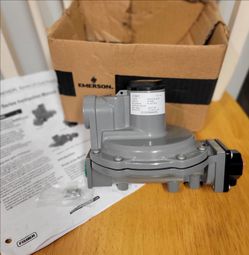 Emerson-Fisher LP-Gas Equipment R632A-BCF Integral 2-Stage Regulator 9-13"