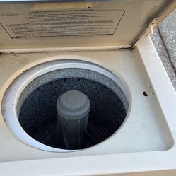 Washer and dryer stackable