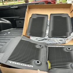 TOYOTA TACOMA 2024-PRESENT CARPET/RUBBER FLOOR MATS BRAND NEW 
