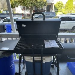 Barbecue grill smoker