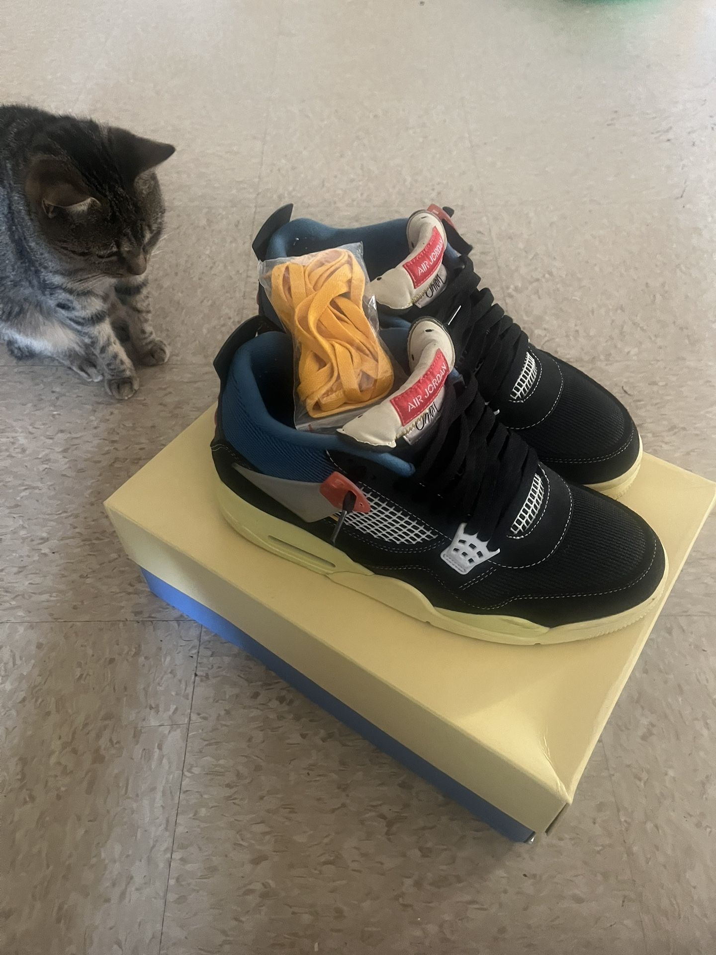 Jordan 4 union size 10.5