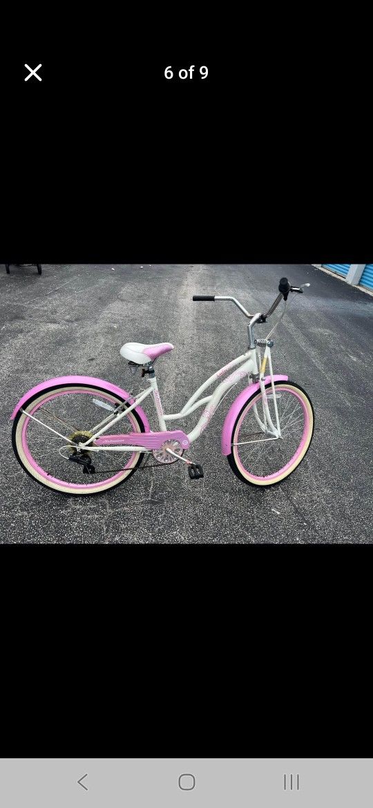 Schwinn Bike Lulu 26" Beach Cruiser Bike - Pink/White! Good condition!