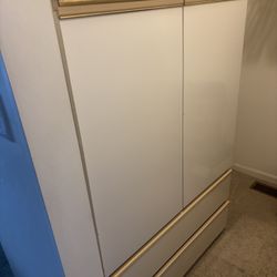 Stand Up Dresser And Nightstand 