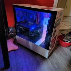 PC, Monitor And Keyboard