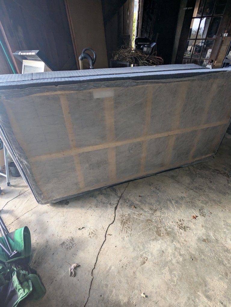 Box Spring - Free