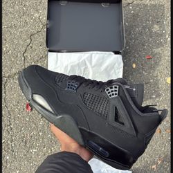 Jordan 4 Black Cat Size 10.5