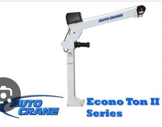 Small crane