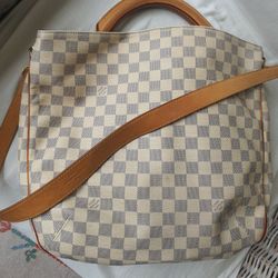 Louis Vuitton Empty Boxes for Sale in Altamonte Springs, FL - OfferUp