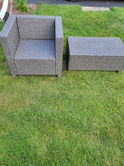 Outdoor coffee table & chair wicker