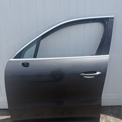 2017 2018 2019 2020 2021 2022 2023 2024  Porsche Cayenne Left Driver Side Front Door OEM