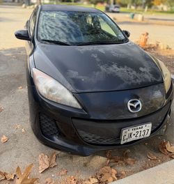 2013 Mazda 3i SV sedan